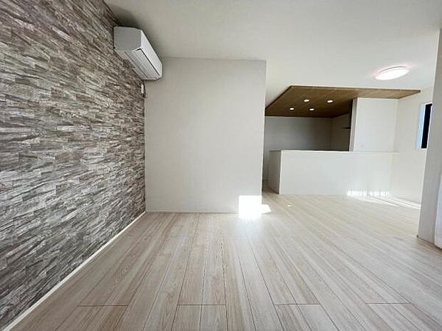 家族団らんの場所としてゆったりと居心地の良いリビングです。