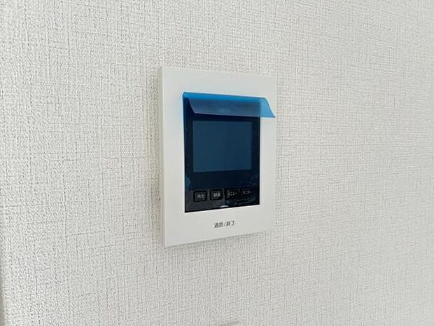 訪問者を確認できるTVモニター付きインターフォンです。