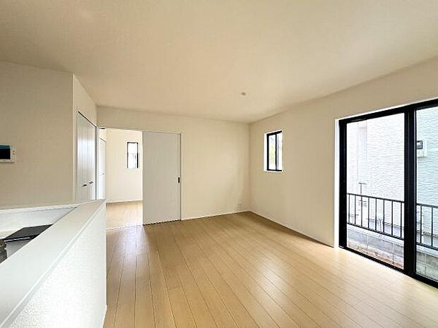 家族団らんの場所としてゆったりと居心地の良いリビングです。