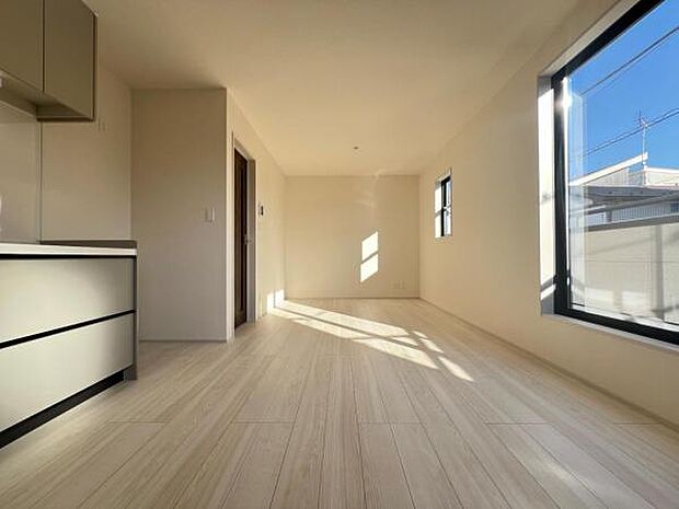 リビングダイニングになります。ご家族そろっての素敵な空間になりそうですね。