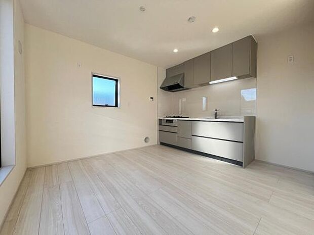 ご家族の温かい時間を演出するダイニングスペースです。