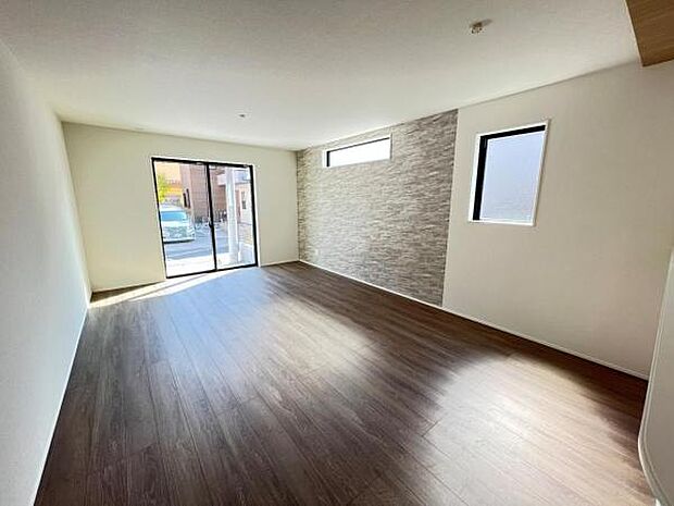 家族団らんの場所としてゆったりと居心地の良いリビングです。