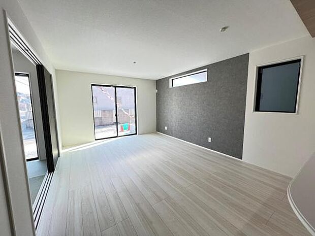 家族団らんの場所としてゆったりと居心地の良いリビングです。