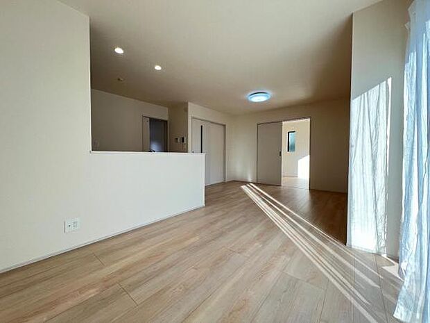 家族団らんの場所としてゆったりと居心地の良いリビングです。