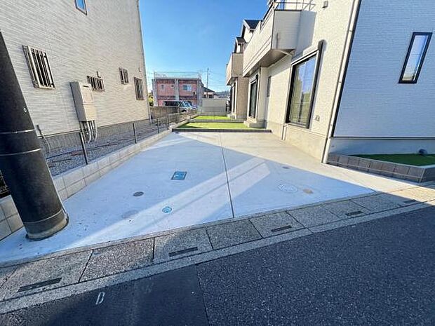 駐車場ももちろん完備しておりますのでお車所有の方にも心強いです。