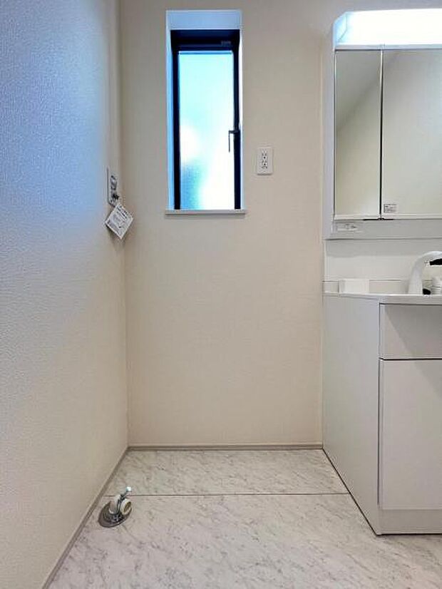 お天気を気にせずお洗濯ができ、室内干し可能です。