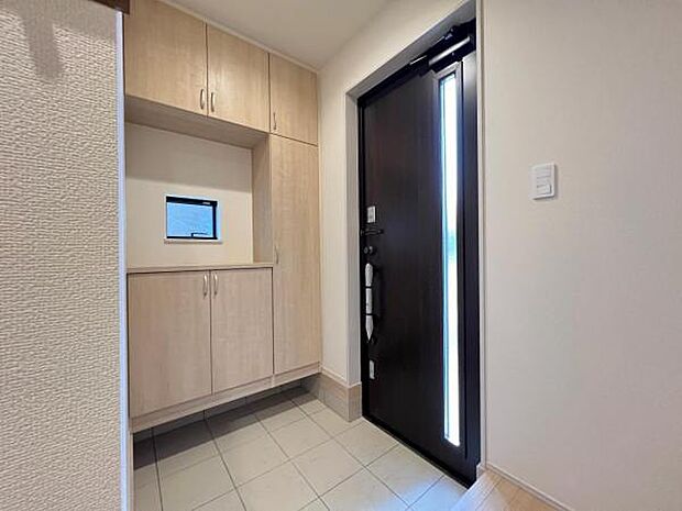 いつも気持ちよくご家族を迎えられる玄関です。