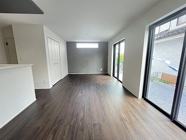 リビングダイニングになります。ご家族そろっての素敵な空間になりそうですね。