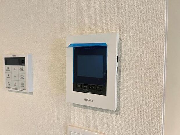 訪問者を確認できるTVモニター付きインターフォンです。