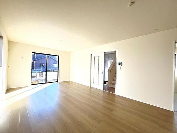 リビングダイニングになります。ご家族そろっての素敵な空間になりそうですね。