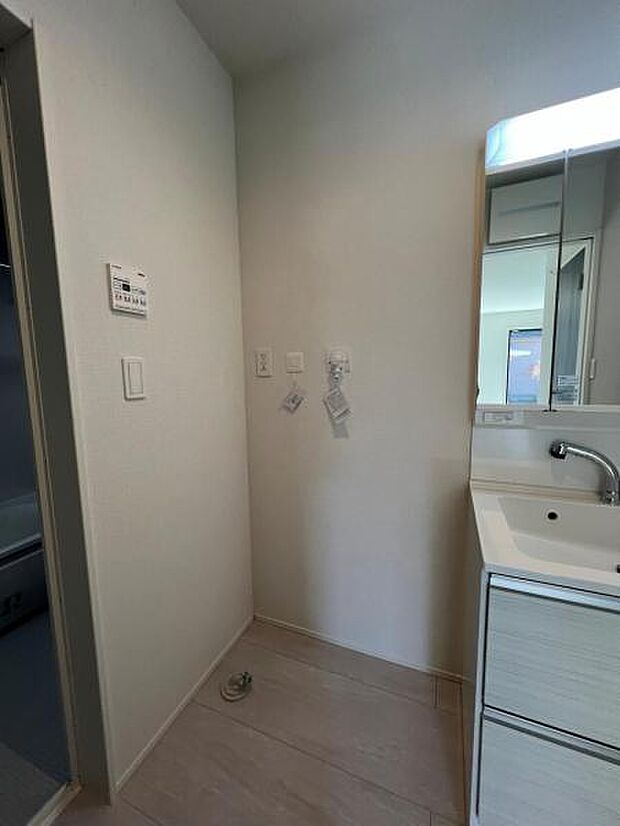 お天気を気にせずお洗濯ができ、室内干し可能です。