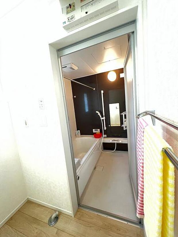 お風呂でほっとひといき。1日の疲れを癒しましょう。