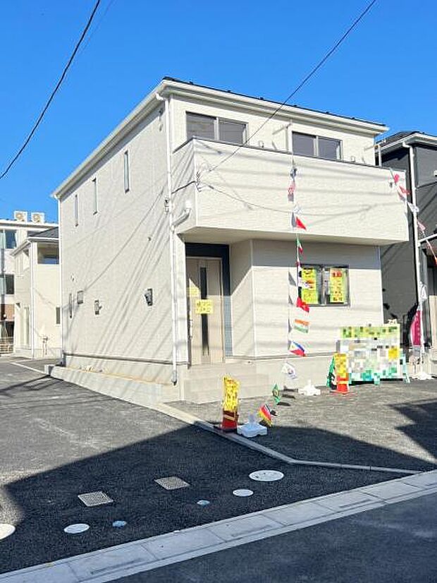 駐車場ももちろん完備しておりますのでお車所有の方にも心強いです。