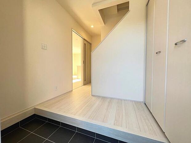 いつも気持ちよくご家族を迎えられる玄関です。