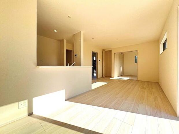 リビングダイニングになります。ご家族そろっての素敵な空間になりそうですね。