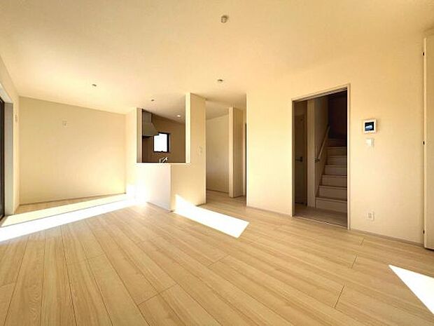 家族団らんの場所としてゆったりと居心地の良いリビングです。