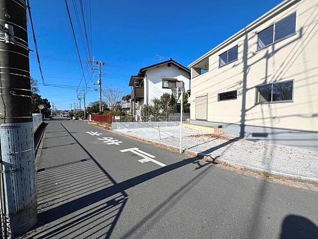 駐車場ももちろん完備しておりますのでお車所有の方にも心強いです。