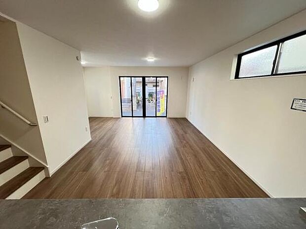 家族団らんの場所としてゆったりと居心地の良いリビングです。