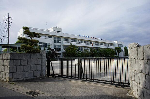 春日部市立豊春小学校まで約1020m（徒歩13分）