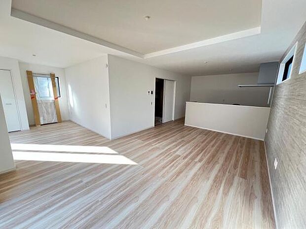 リビングダイニングになります。ご家族そろっての素敵な空間になりそうですね。