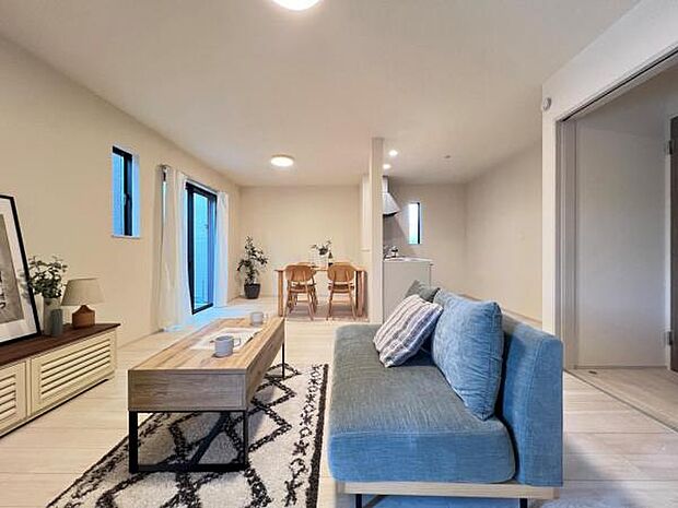 リビングダイニングになります。ご家族そろっての素敵な空間になりそうですね。