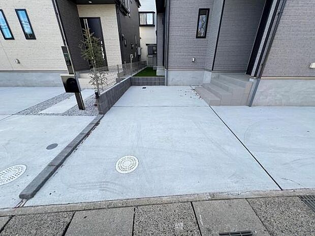 駐車場ももちろん完備しておりますのでお車所有の方にも心強いです。