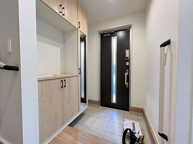 いつも気持ちよくご家族を迎えられる玄関です。