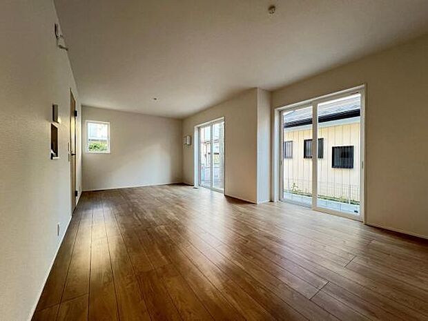 家族団らんの場所としてゆったりと居心地の良いリビングです。