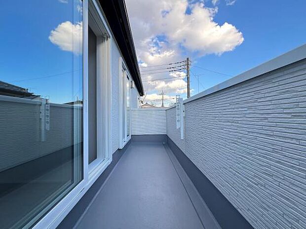 お洗濯ものを気持ち良く太陽の光で干せるのが嬉しいですね。