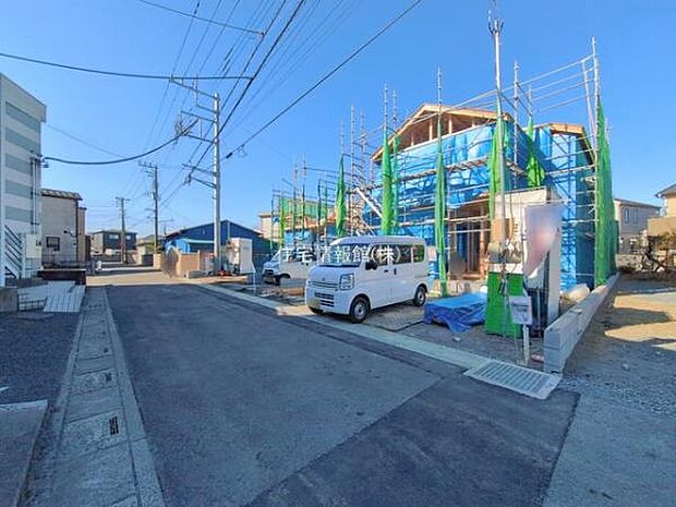 前面道路を含めた現地写真です。