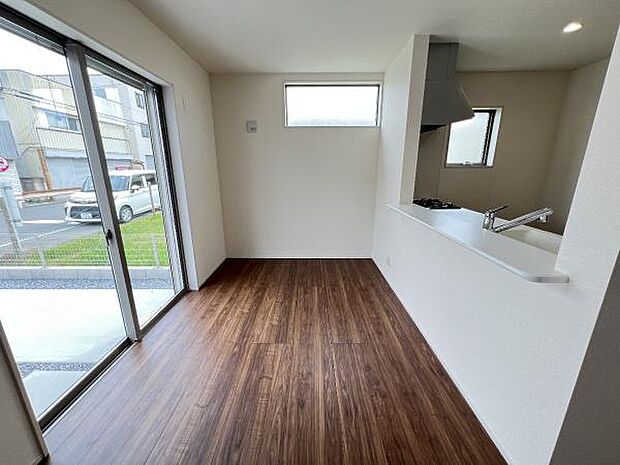 ご家族の温かい時間を演出するダイニングスペースです。