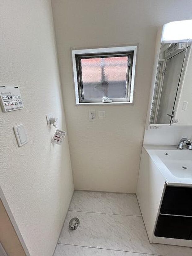 お天気を気にせずお洗濯ができ、室内干し可能です。