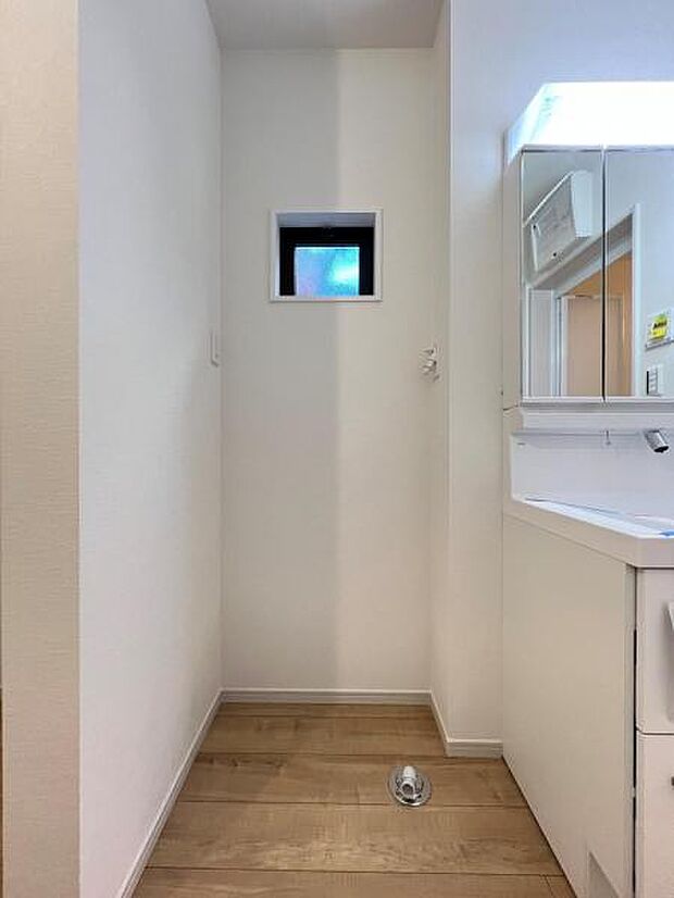 お天気を気にせずお洗濯ができ、室内干し可能です。