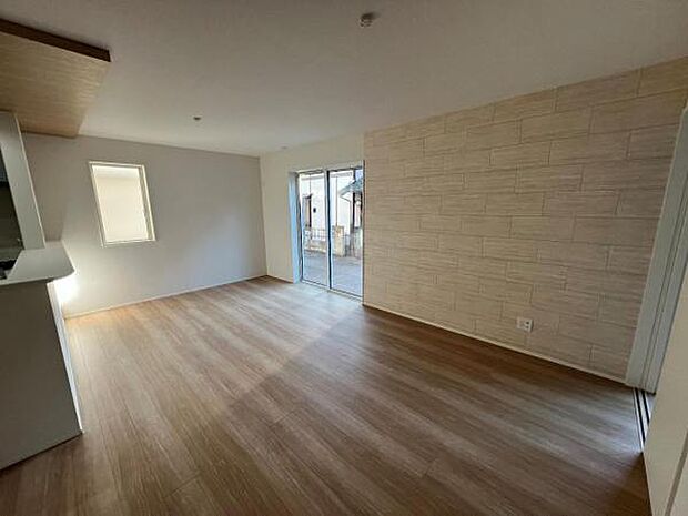 リビングダイニングになります。ご家族そろっての素敵な空間になりそうですね。