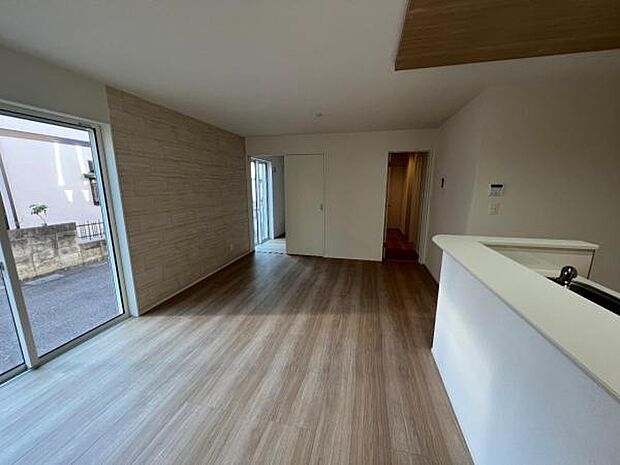 家族団らんの場所としてゆったりと居心地の良いリビングです。