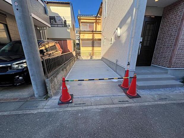 駐車場ももちろん完備しておりますのでお車所有の方にも心強いです。