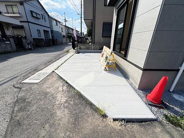 駐車場ももちろん完備しておりますのでお車所有の方にも心強いです。