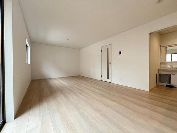 リビングダイニングになります。ご家族そろっての素敵な空間になりそうですね。