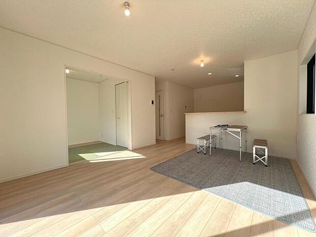 家族団らんの場所としてゆったりと居心地の良いリビングです。