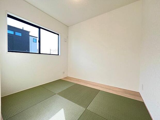 和室スペースです。畳のお部屋は寛げる空間ですね。