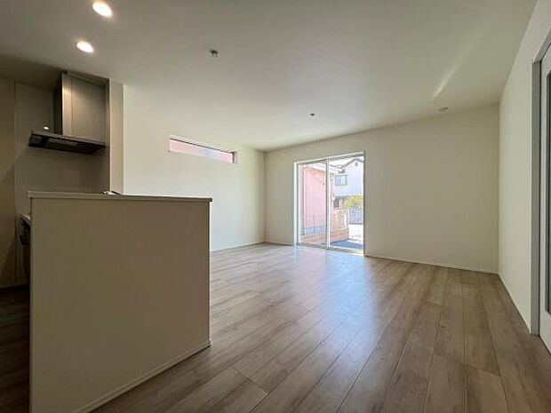 リビングダイニングになります。ご家族そろっての素敵な空間になりそうですね。