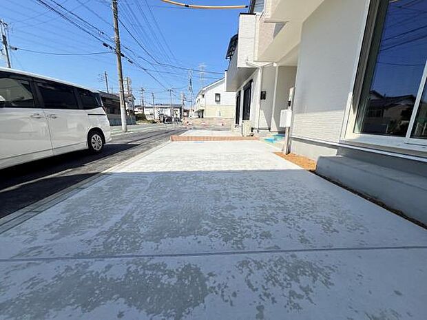 駐車場ももちろん完備しておりますのでお車所有の方にも心強いです。