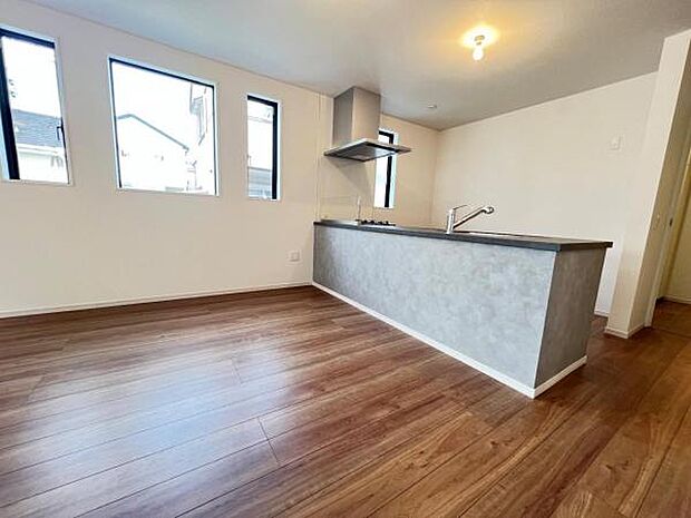 ご家族の温かい時間を演出するダイニングスペースです。