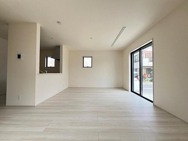 リビングダイニングになります。ご家族そろっての素敵な空間になりそうですね。