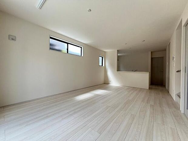 家族団らんの場所としてゆったりと居心地の良いリビングです。