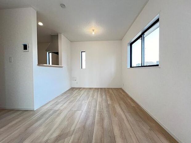 ご家族の温かい時間を演出するダイニングスペースです。