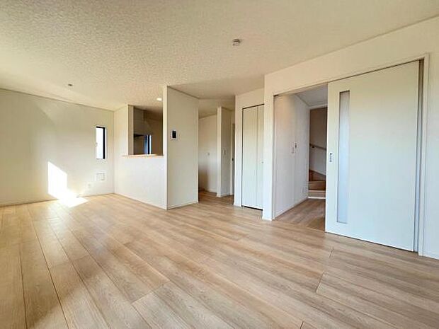 リビングダイニングになります。ご家族そろっての素敵な空間になりそうですね。