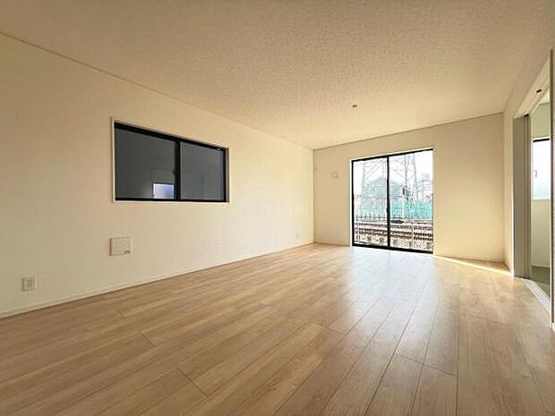 家族団らんの場所としてゆったりと居心地の良いリビングです。