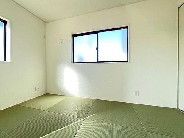 和室スペースです。畳のお部屋は寛げる空間ですね。