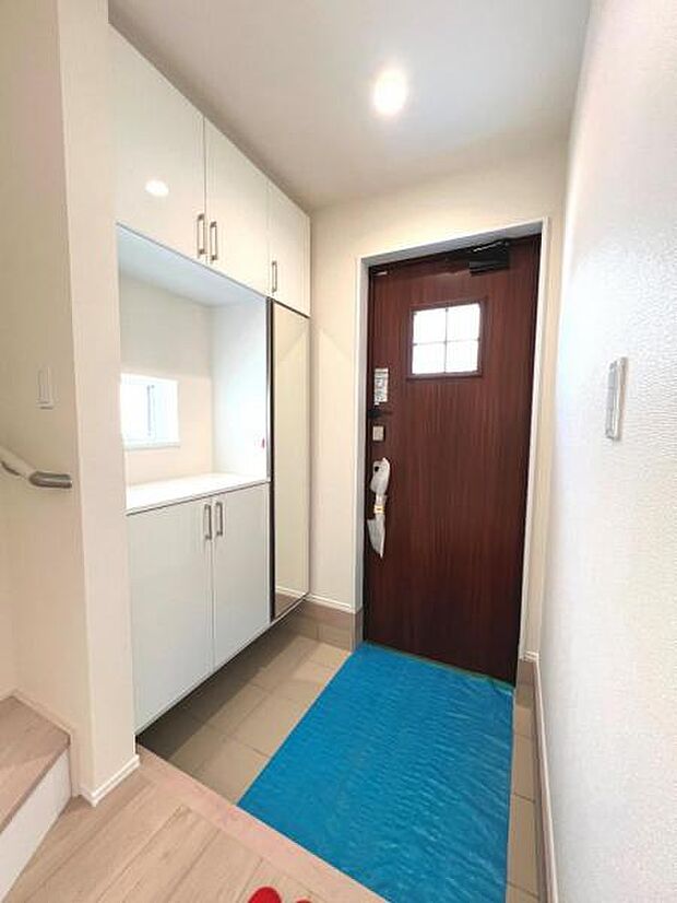 いつも気持ちよくご家族を迎えられる玄関です。